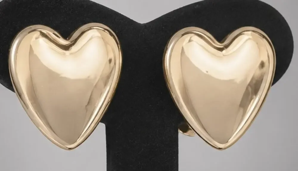 Vintage Romantic Heart Gold-tone Screw Back Earrings, Engravable sb-46